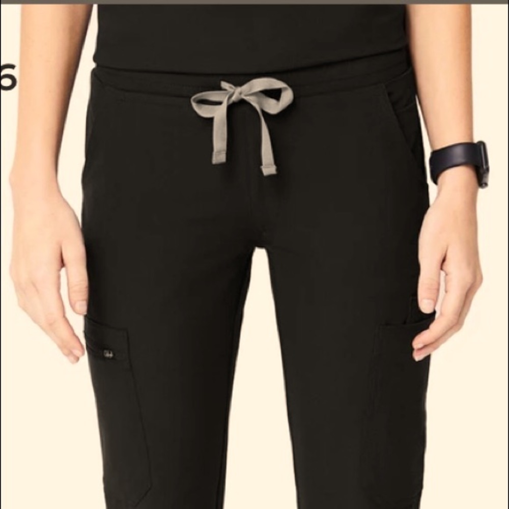 Figs black lg petite